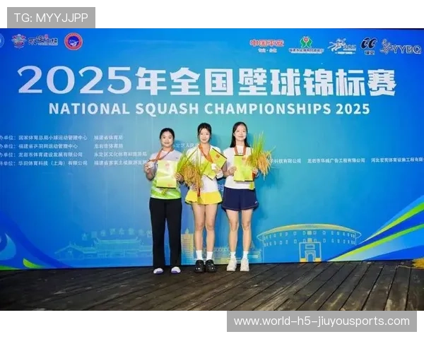 女子壁球正式入选 2028 奥运会，中国多地开启“壁球进校园”项目。